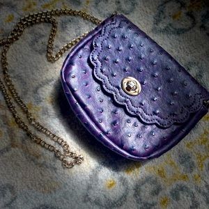 scalloped design purse with chain